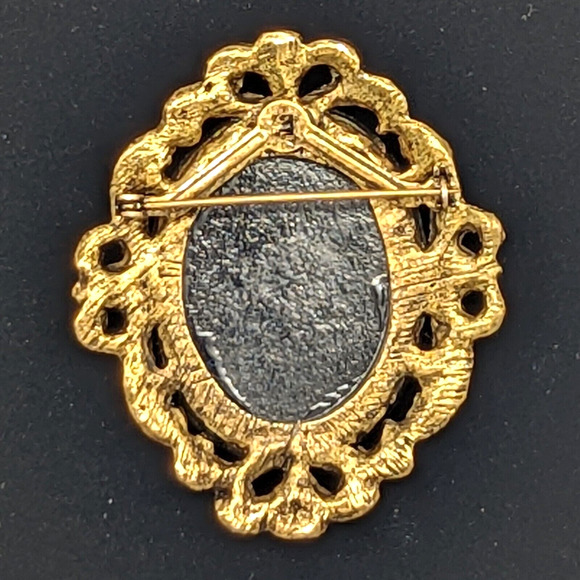 Vintage Damascene Brooch Gold Tone Framed with Heraldry Lion or Leo 1970s - Picture 5 of 9